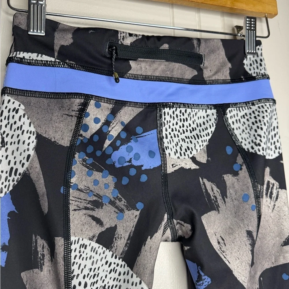 limited edition Lululemon x Soulcycle Run Inspire Crop II *Full-On Luxtreme sz 2